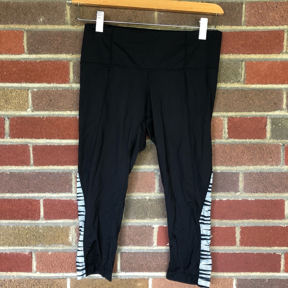 NWOT Athleta Capri Bottoms